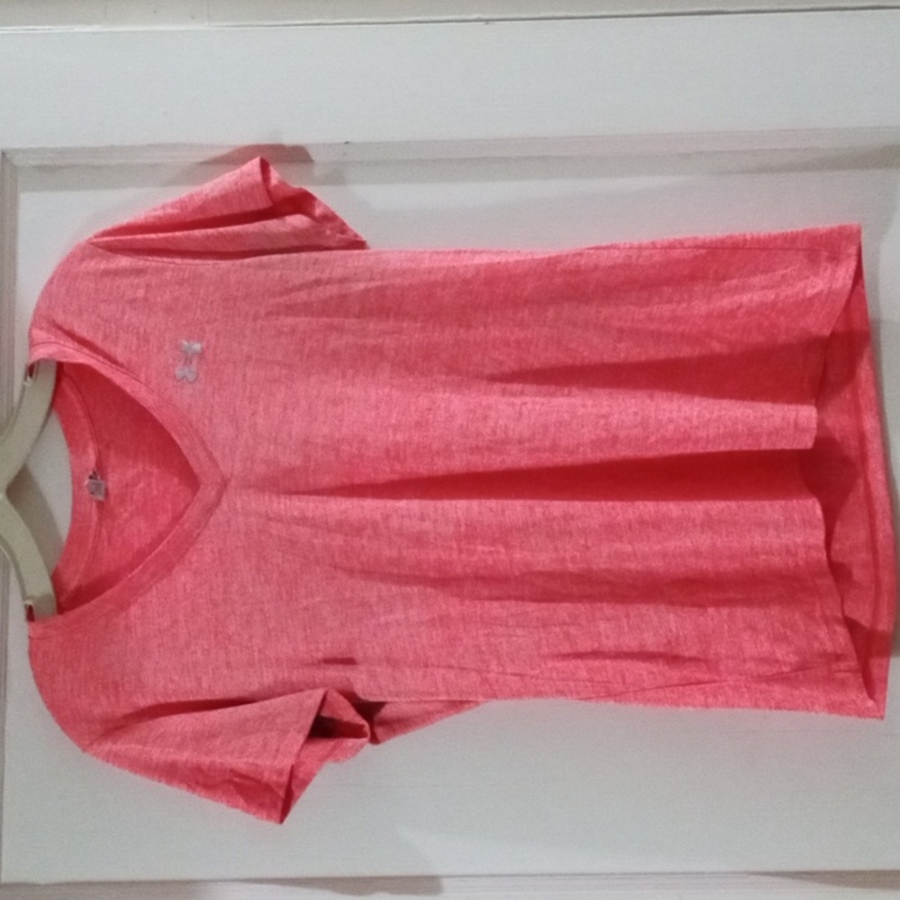 Girls Under Armour size medium orange short sleeve shirt